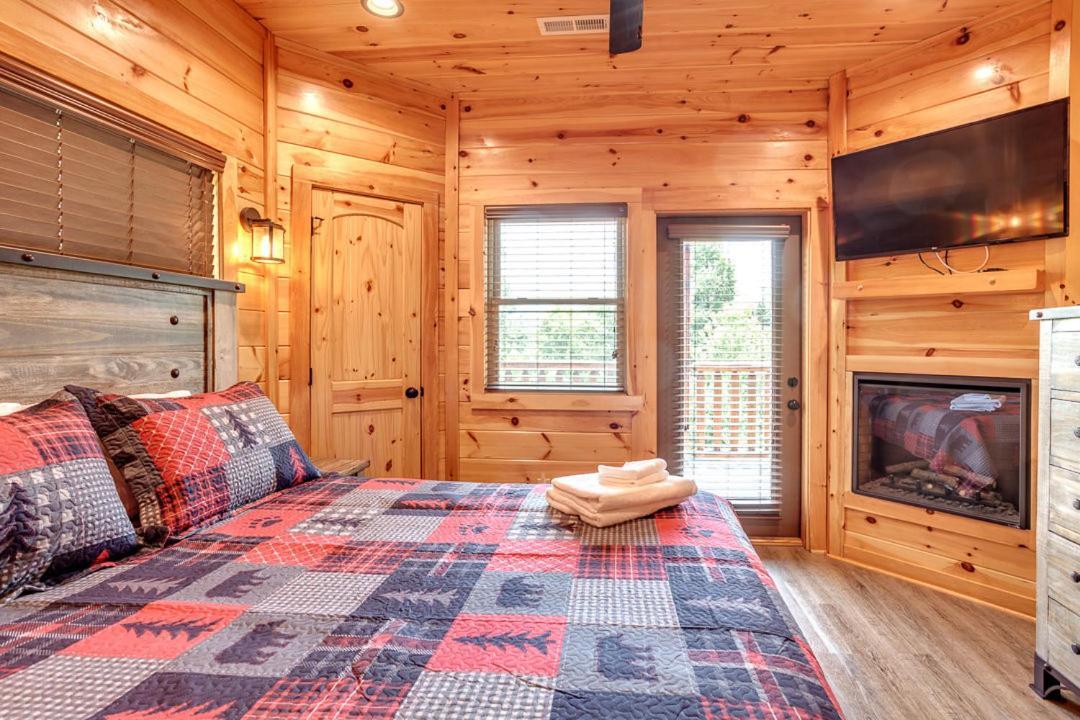 Gatlinburg Cabin With Private Hot Tub By Staycating Buitenkant foto