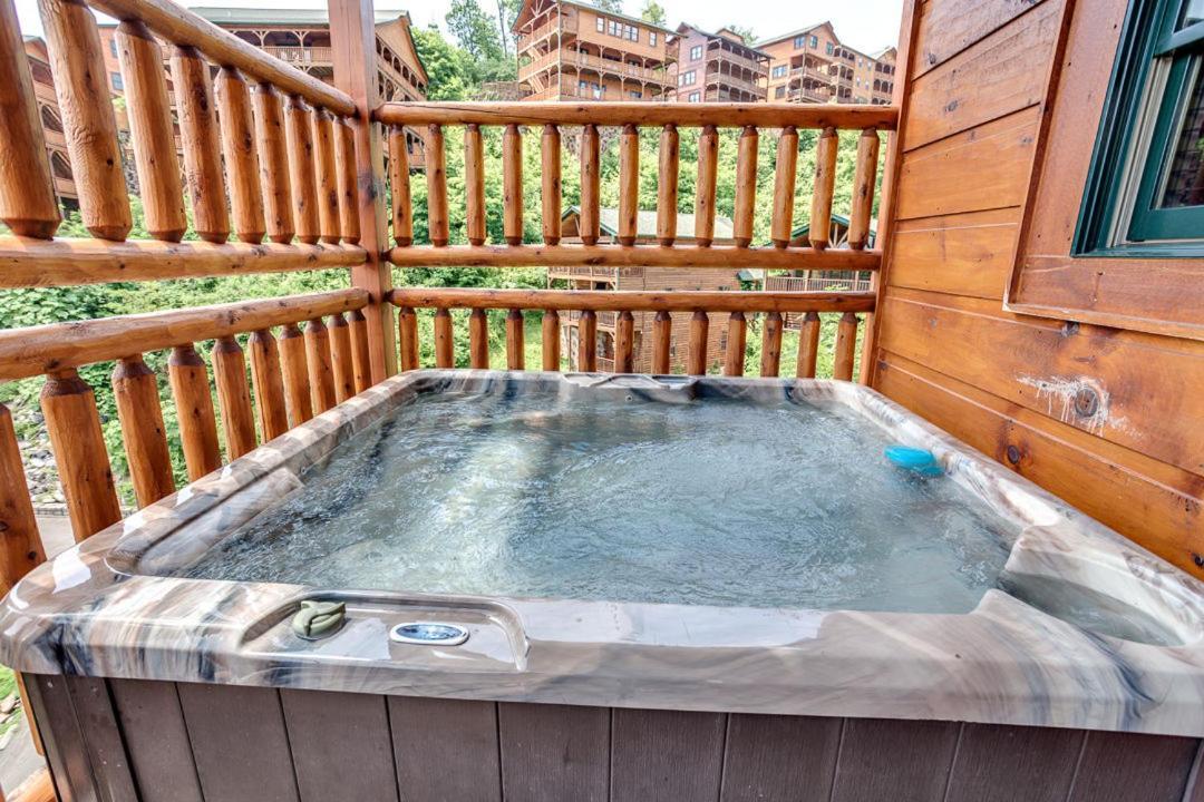 Gatlinburg Cabin With Private Hot Tub By Staycating Buitenkant foto