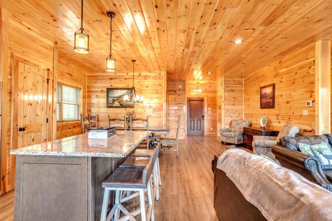 Gatlinburg Cabin With Private Hot Tub By Staycating Buitenkant foto
