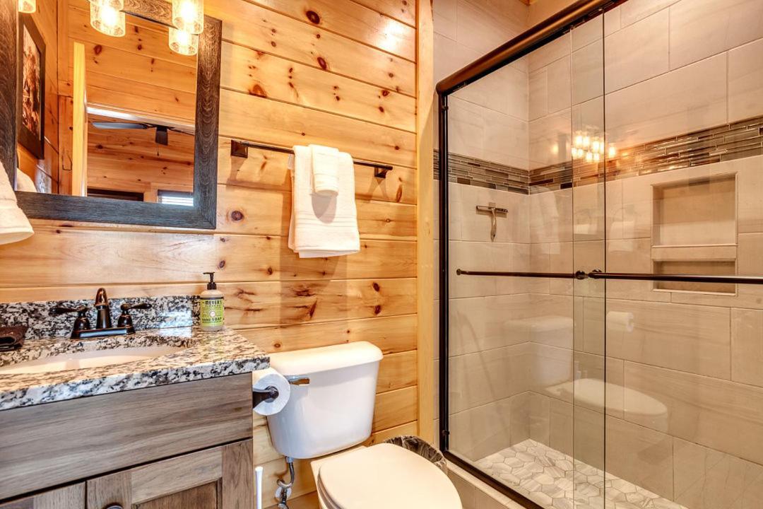 Gatlinburg Cabin With Private Hot Tub By Staycating Buitenkant foto
