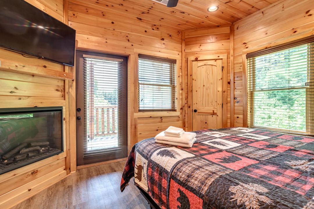 Gatlinburg Cabin With Private Hot Tub By Staycating Buitenkant foto